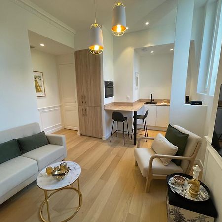 Appartements De Charme Du General Leclerc - Place D'Erlon - Hypercentre - Gare - Reims Bagian luar foto