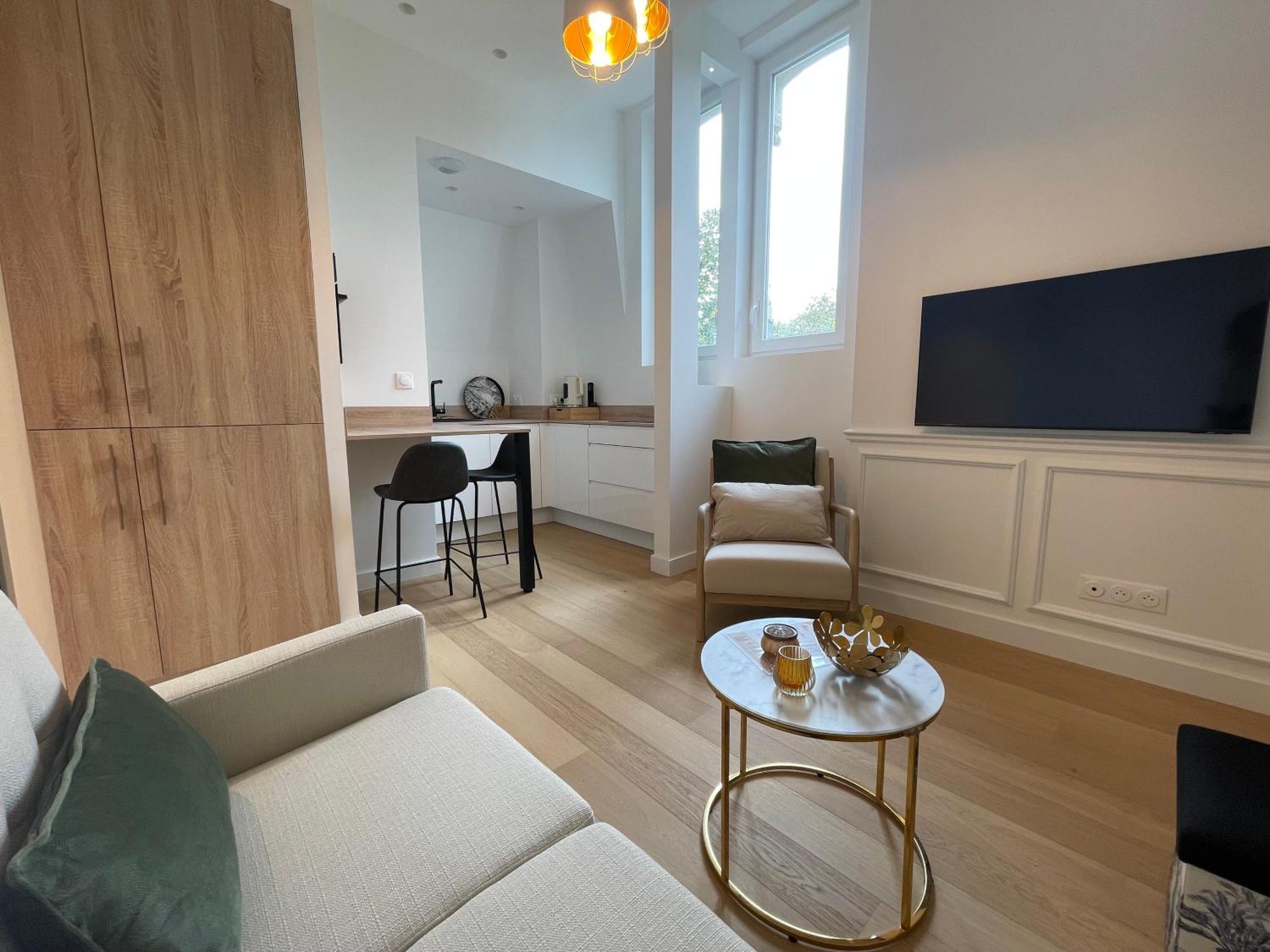 Appartements De Charme Du General Leclerc - Place D'Erlon - Hypercentre - Gare - Reims Bagian luar foto