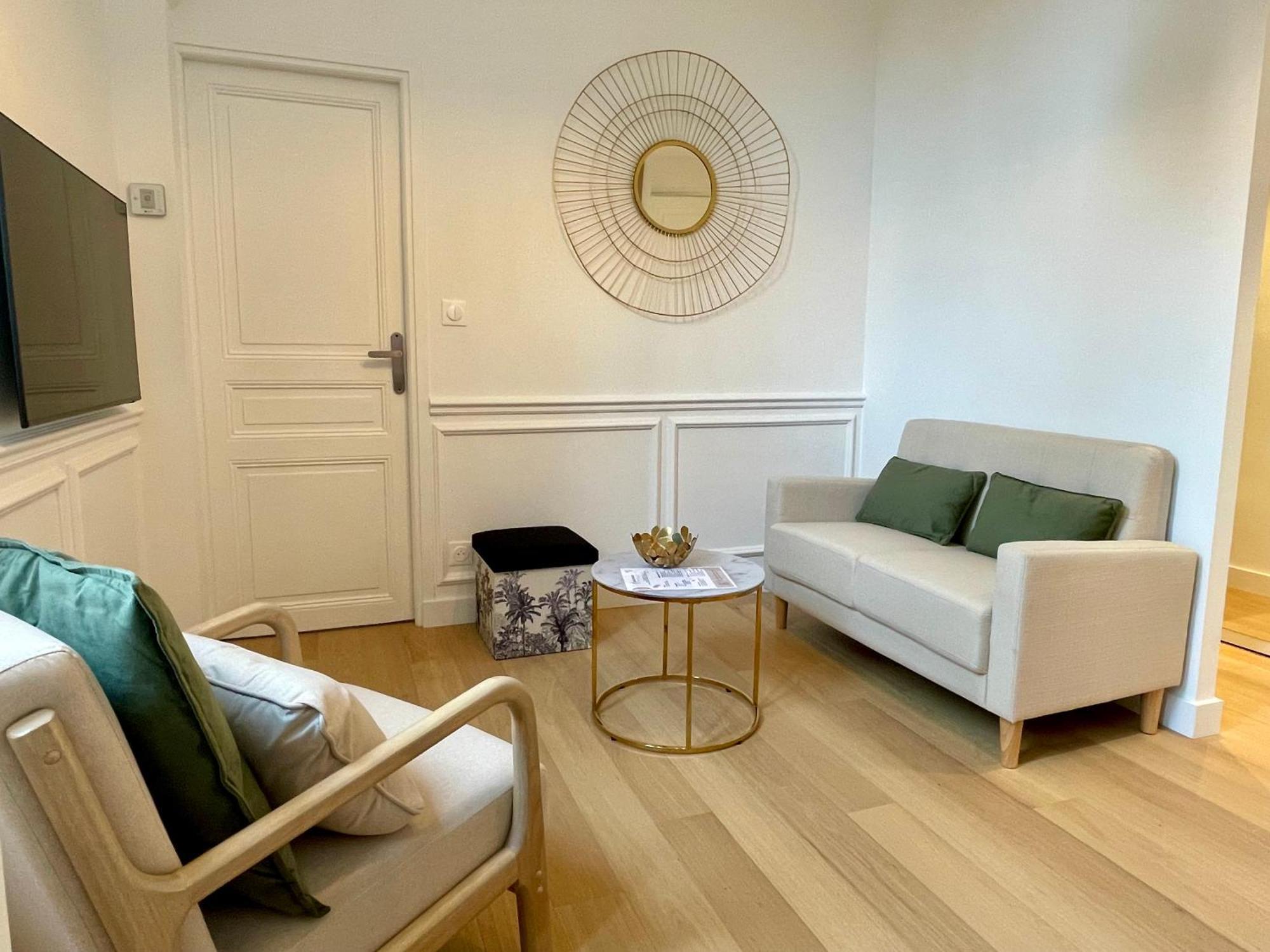 Appartements De Charme Du General Leclerc - Place D'Erlon - Hypercentre - Gare - Reims Bagian luar foto