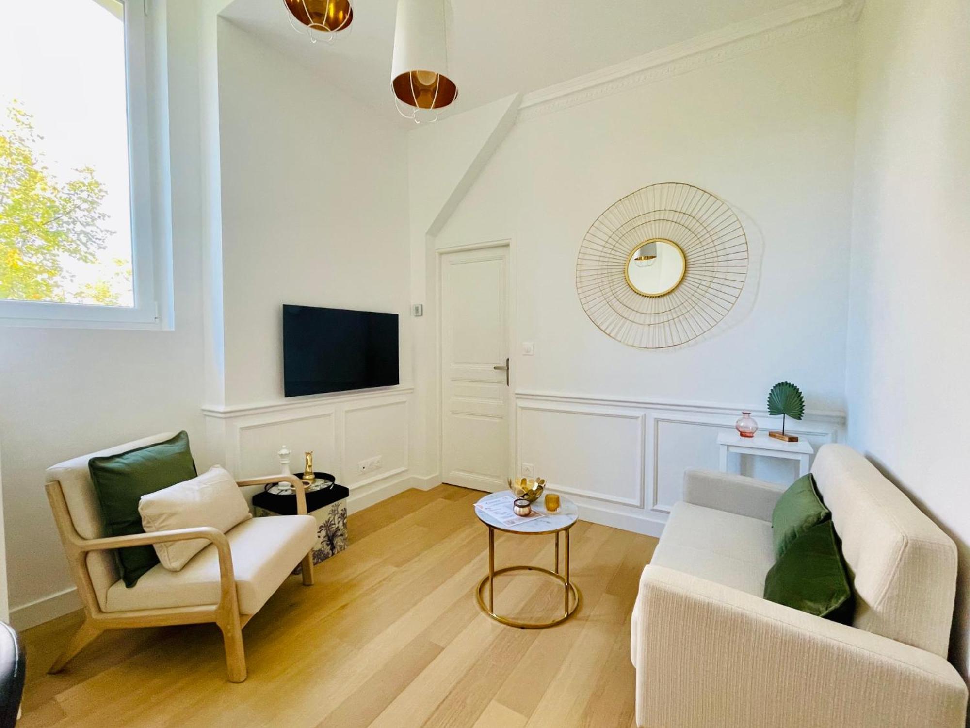 Appartements De Charme Du General Leclerc - Place D'Erlon - Hypercentre - Gare - Reims Bagian luar foto