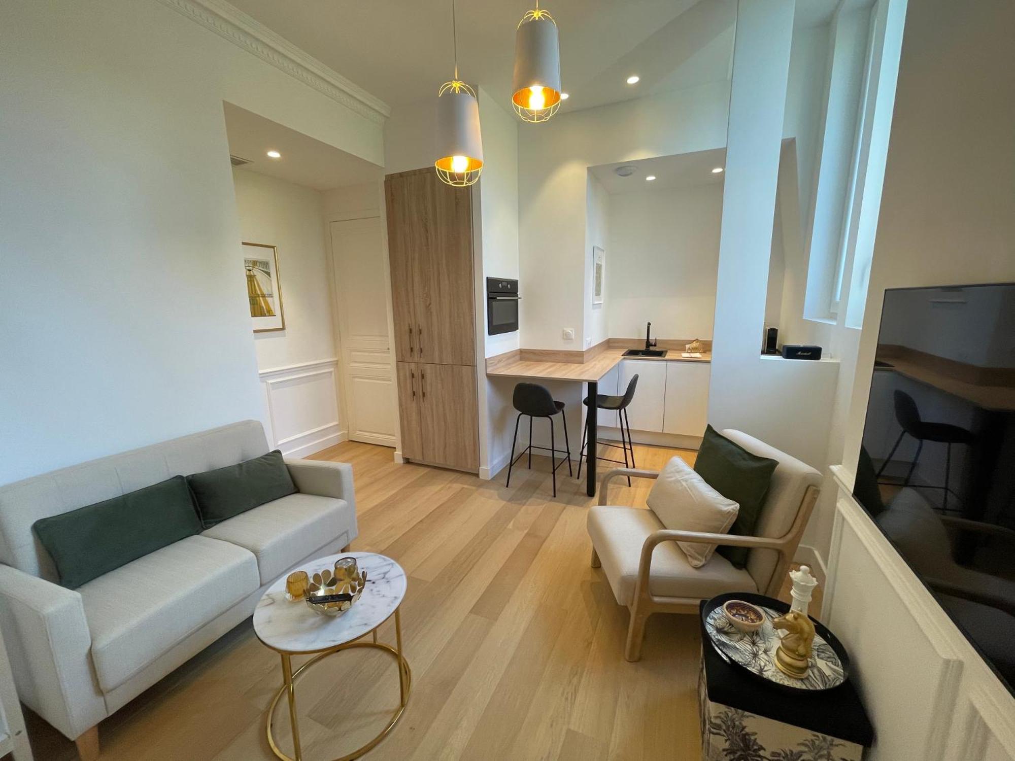 Appartements De Charme Du General Leclerc - Place D'Erlon - Hypercentre - Gare - Reims Bagian luar foto