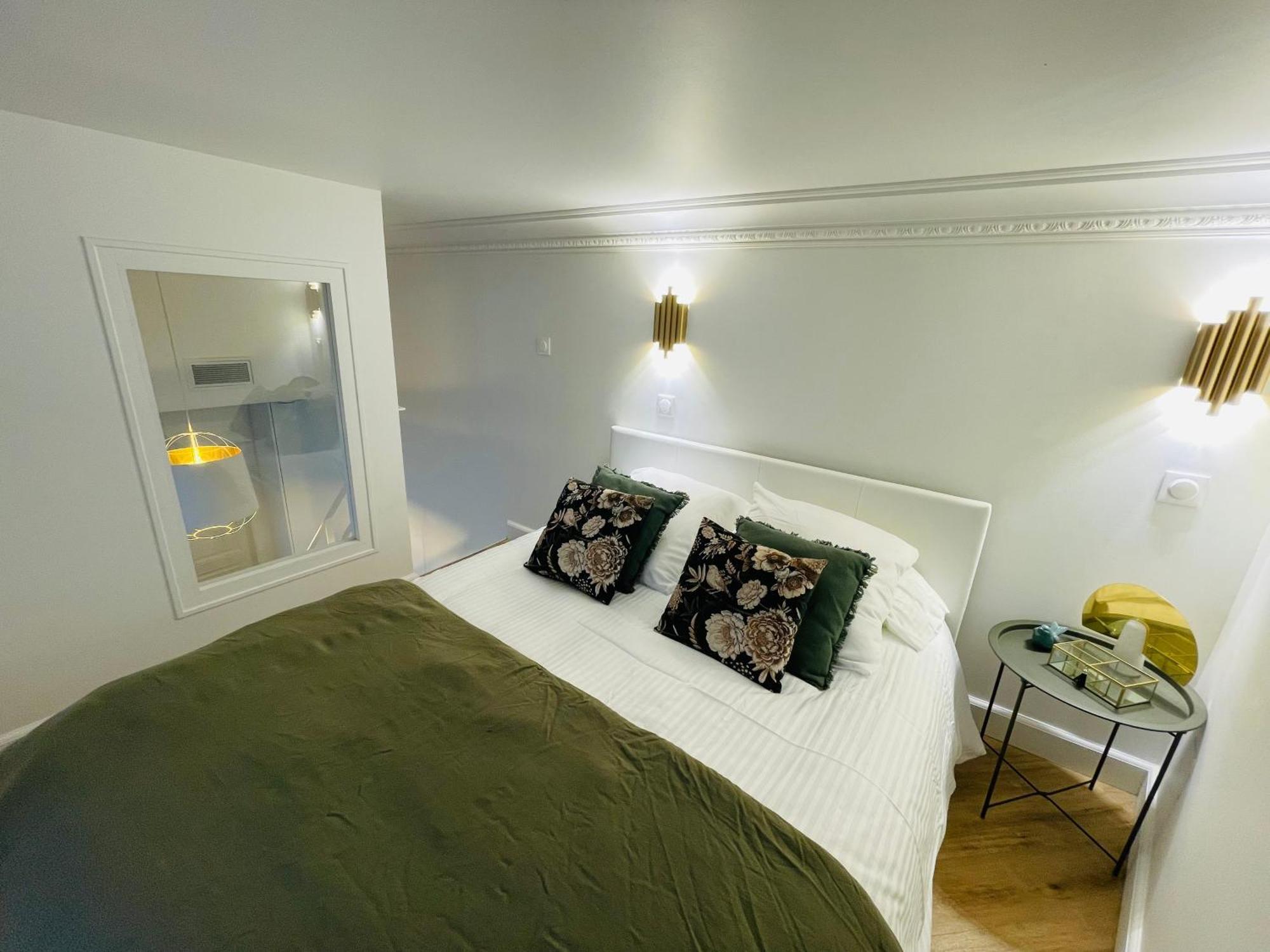 Appartements De Charme Du General Leclerc - Place D'Erlon - Hypercentre - Gare - Reims Bagian luar foto