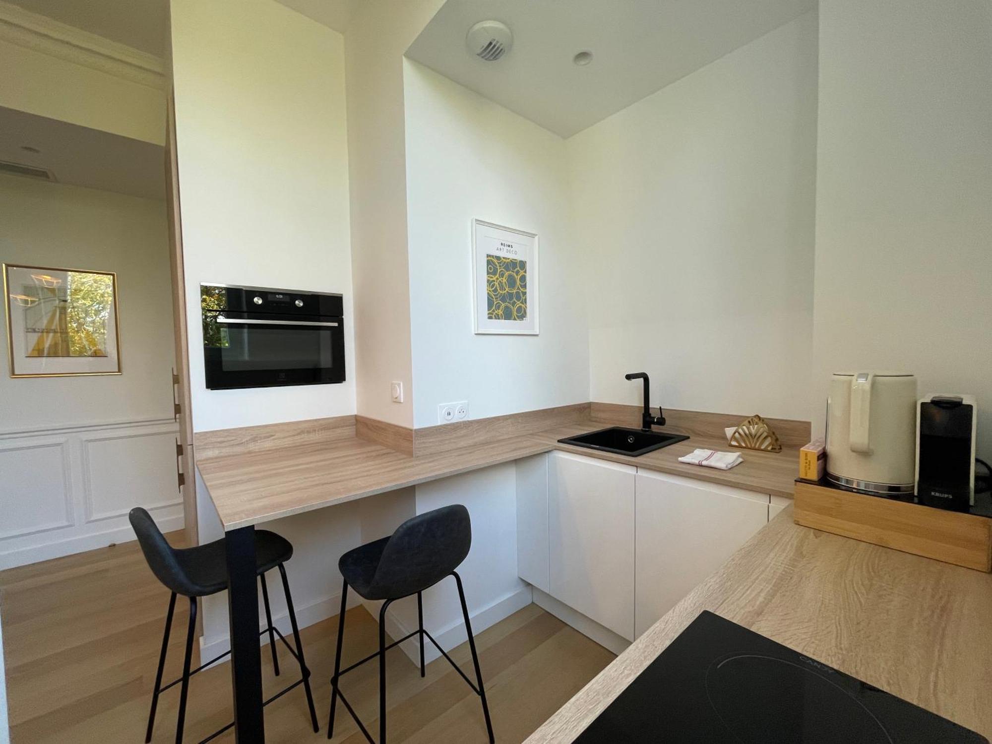 Appartements De Charme Du General Leclerc - Place D'Erlon - Hypercentre - Gare - Reims Bagian luar foto